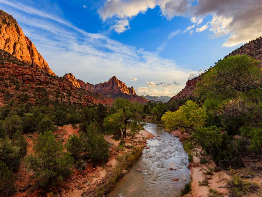 Angels Landing - Zion National Park in Utah