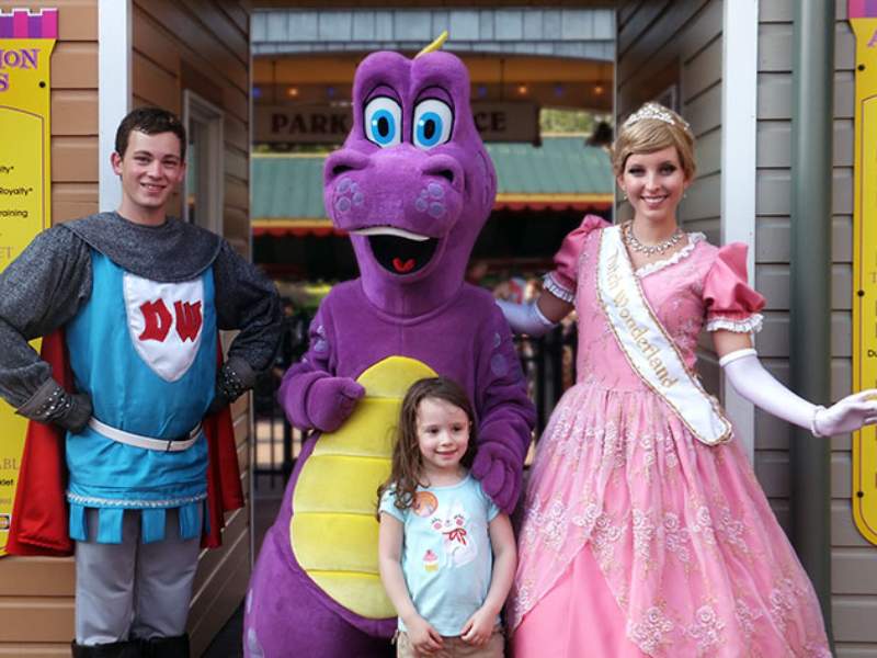 Character-Driven Experiences in Pennsylvania Dutch Wonderland