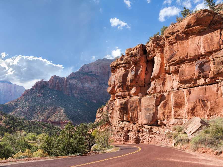 Zion Canyon Scenic Drive - Zion National Park in Utah