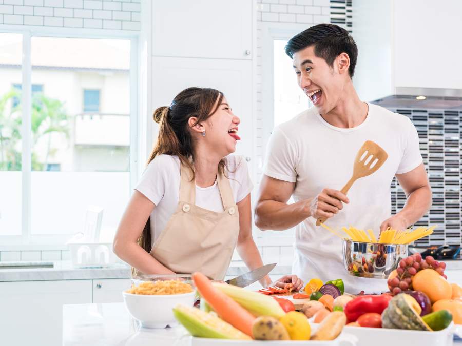 Cook a Romantic Dinner Together - Cheap Ideas for Valentine's Day