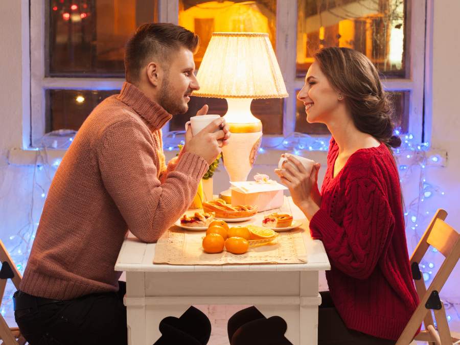 Plan a Romantic Dinner at Home - Romantic Things For Valentine's Day