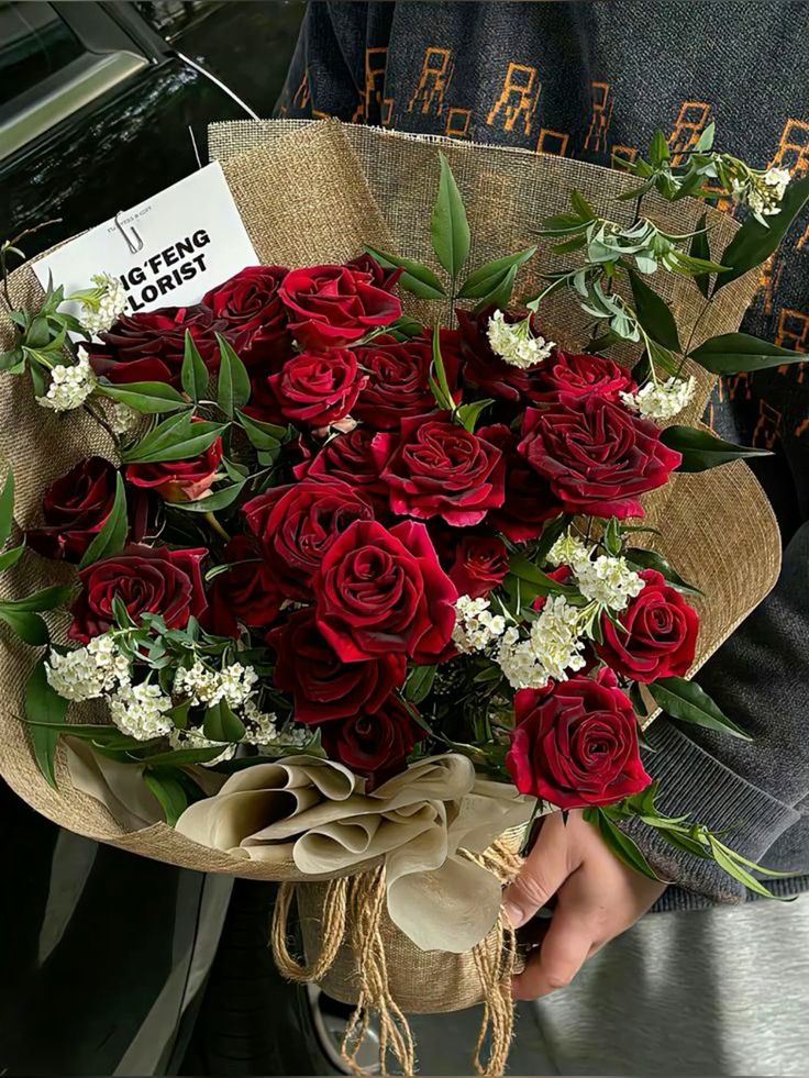 Red Roses dominate Valentine’s Day Flowers