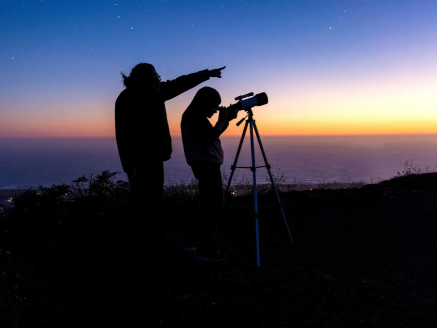 Stargazing Date - Romantic Things For Valentine's Day