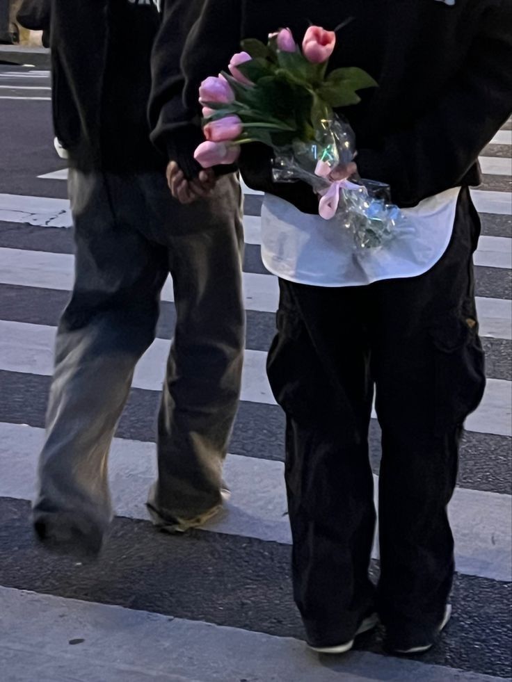 flowers on valentine's day not only for women