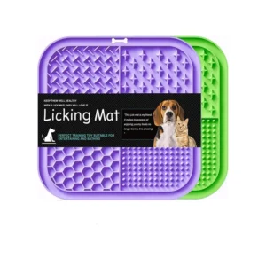 silicone pet licking mat with suction cup base for dogs and cats
