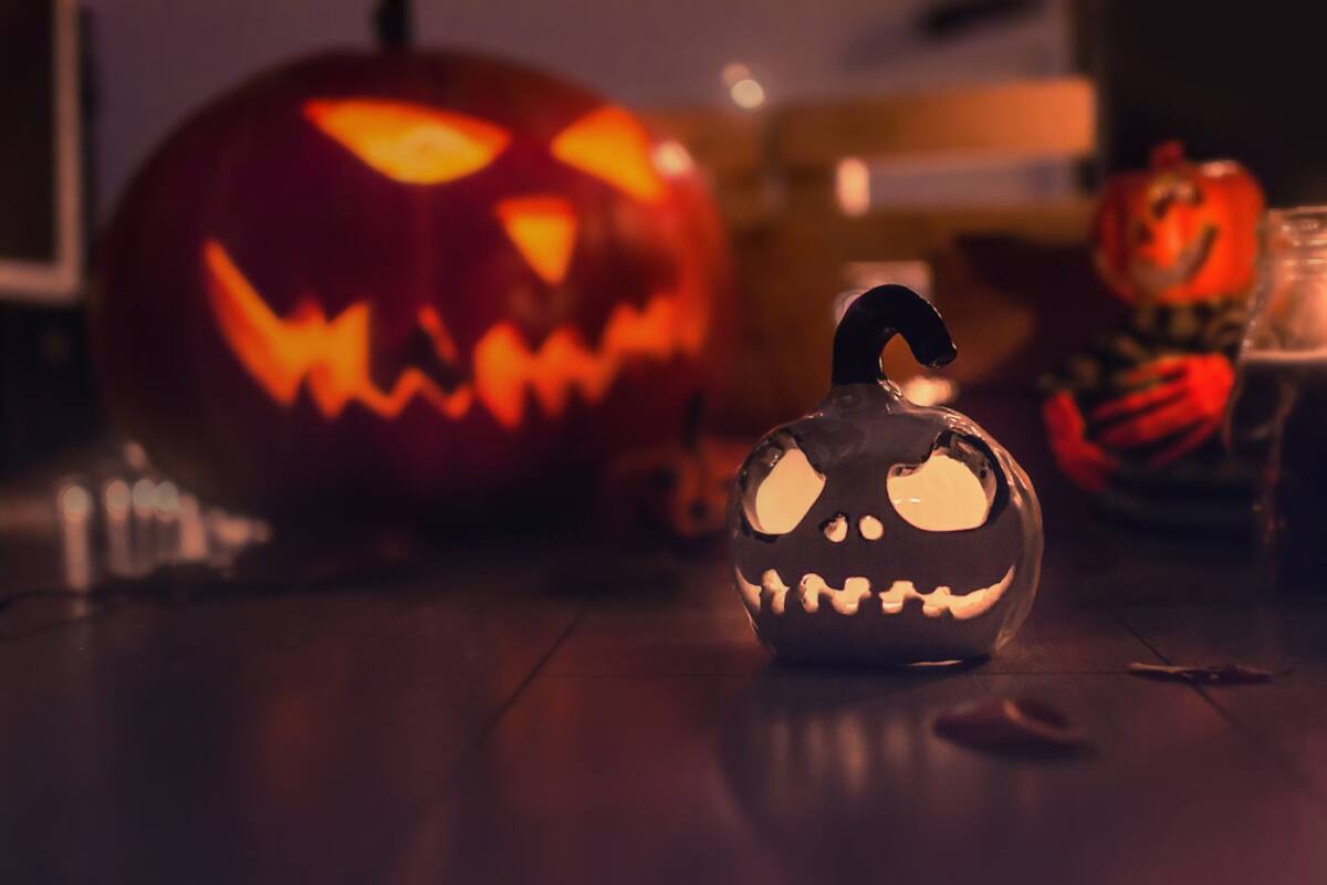 Halloween phone cases horror anime fans scene: carved jack-o-lantern glowing at night