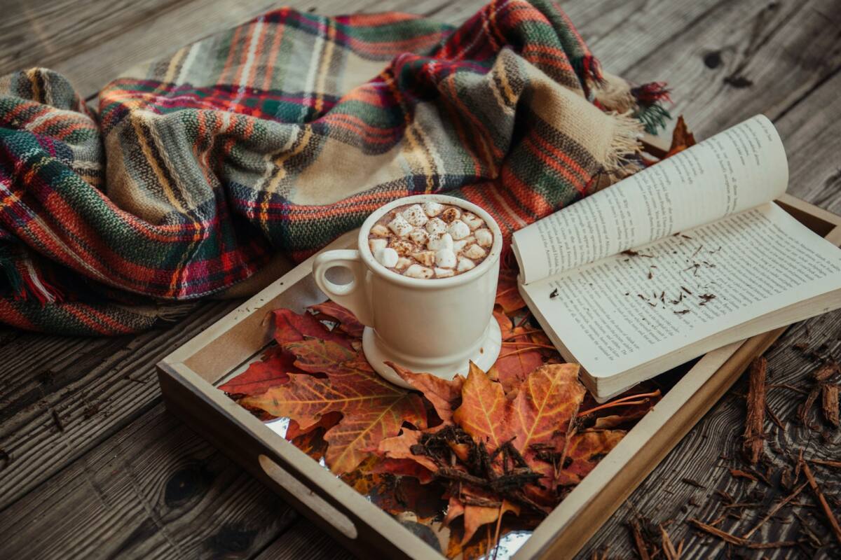 Thanksgiving phone case design with plaid and autumn leaves